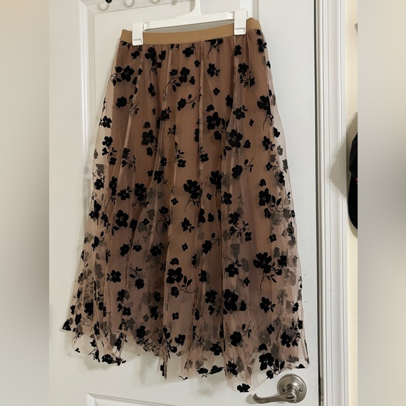 skirt - Picture 2 of 5